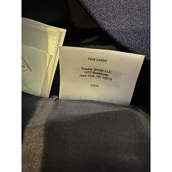 *SOLD* NWT Kasper Women’s Navy Power Blazer Jacket Size 12 Classic Career - Picture 9 of 9